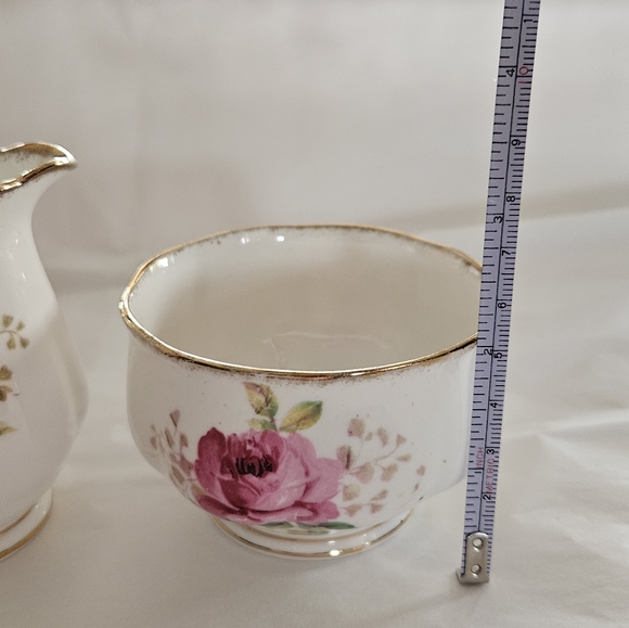 "American Beauty" cream and sugar by Royal Albert. - Picture 11 of 13